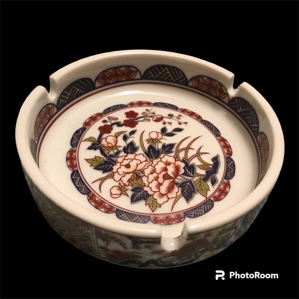 Vintage Imari Empress Japan Hand-Painted Ashtray